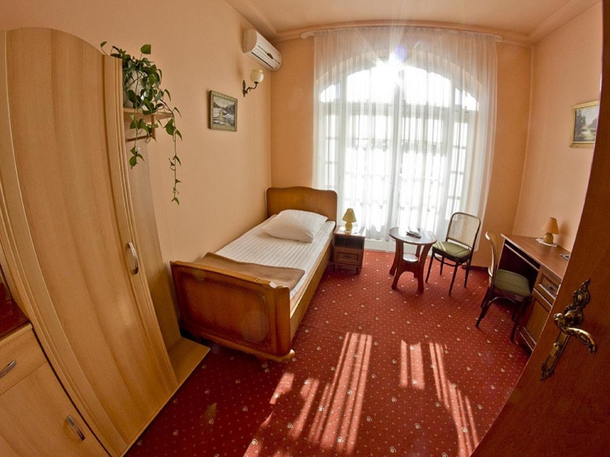 Pensjonat Zacisze Plewiska Chambre photo
