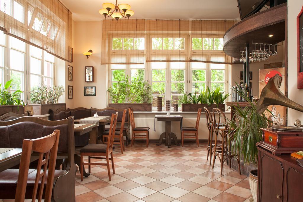 Pensjonat Zacisze Plewiska Extérieur photo